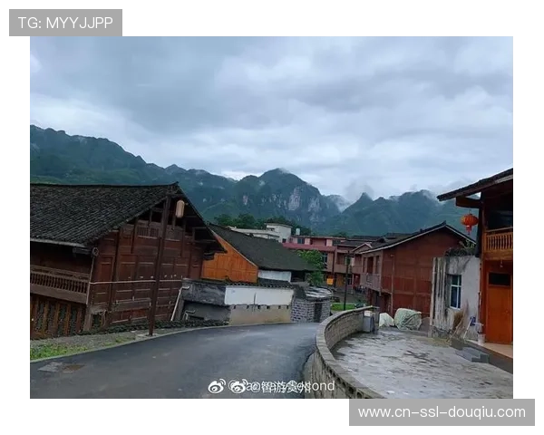 铜仁乡村篮球赛观众席爆满,土家儿女风采展现 铜仁乡村篮球赛观众席爆满,土家儿女风采展现